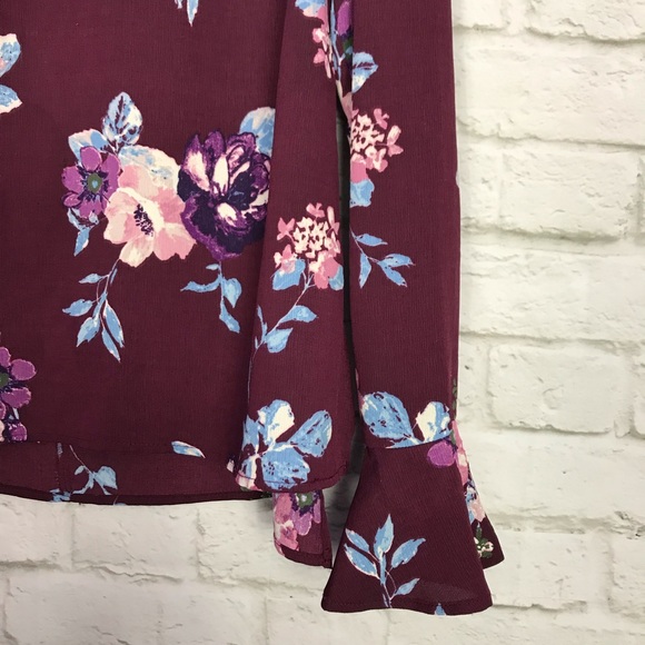 Living Doll Floral Keyhole BellSleeve Burgundy Spring Unique Blouse Size Small S - Picture 4 of 8